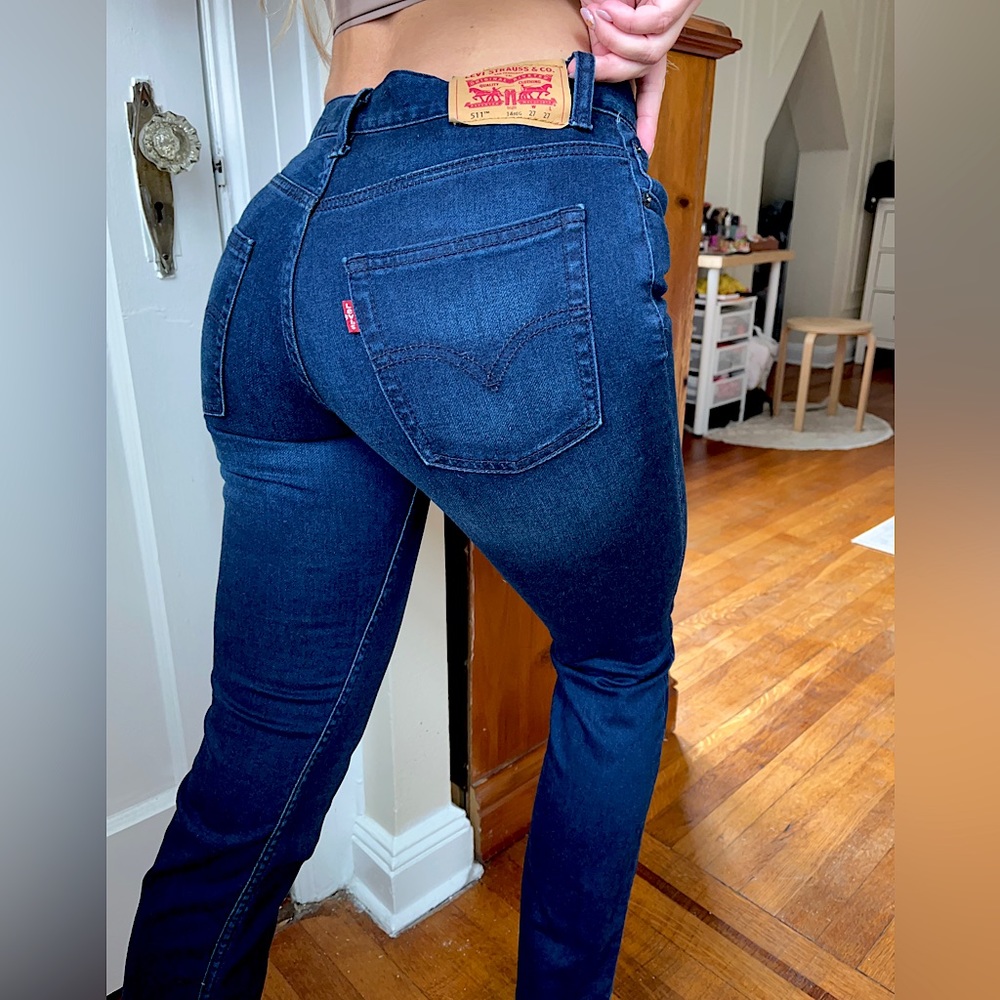 Levi’s 511 Slim Dark Wash / 27” x 27” 👖